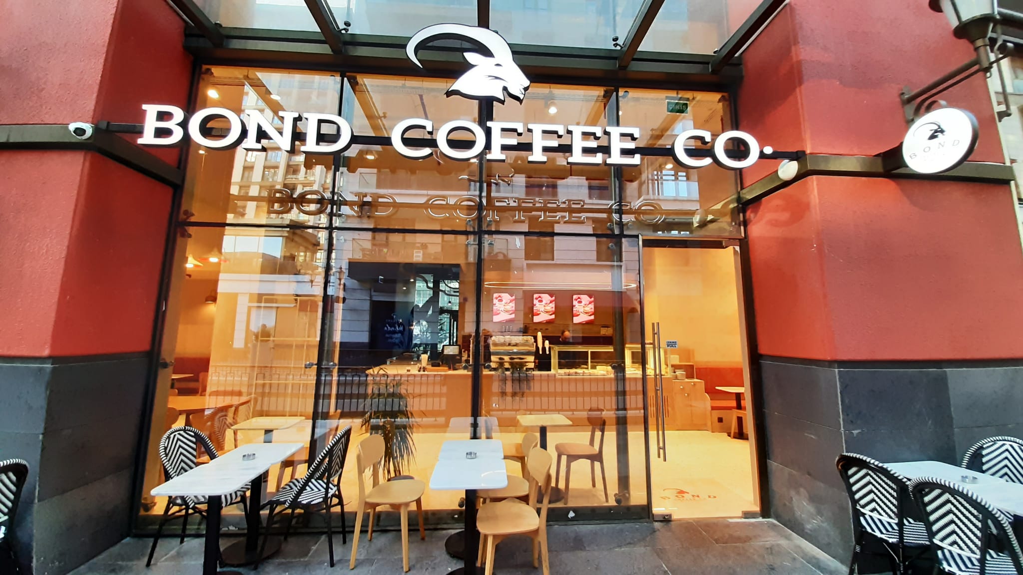Piyalepaşa Çarşı'da Bond Coffee Co. açıldı.
