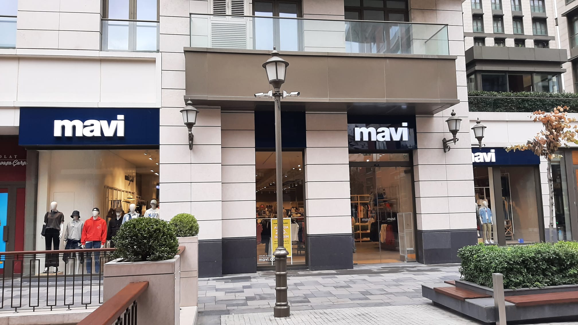 Mavi is opened at Piyalepaşa Çarşı Strip Mall.
