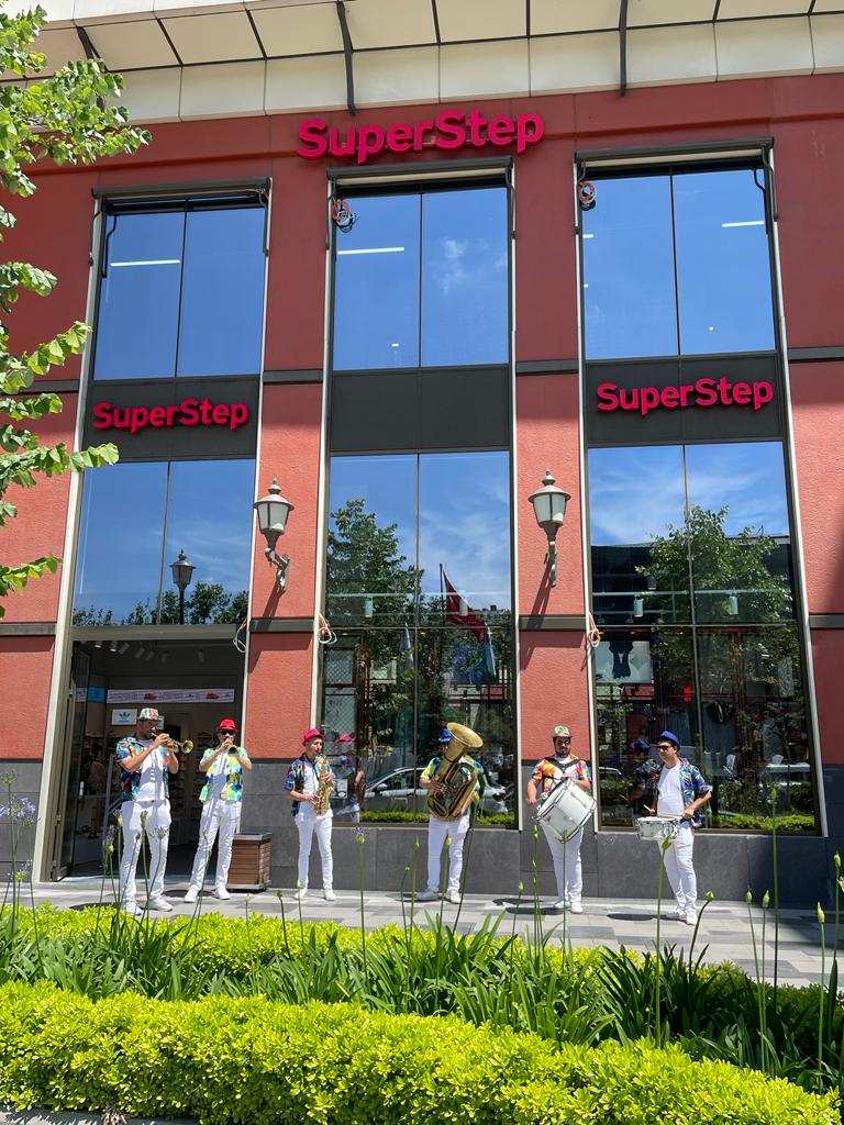 Superstep, Piyalepaşa Çarşı’da açıldı.